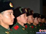 發(fā)揚(yáng)雷鋒精神做雷鋒的接班人