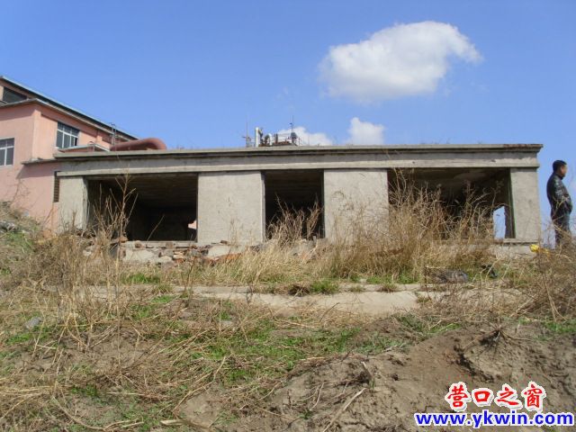 新興村“鬼屋”成空殼