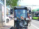 新型道路清掃車亮相營(yíng)口市盼盼路