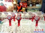 營(yíng)口：超市的元宵已圓，高低價(jià)差近三倍