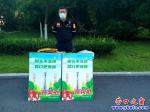 “撿煙頭 有獎勵”乍現(xiàn)營口市街頭